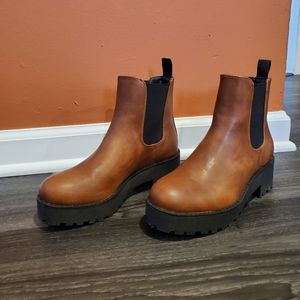 Dirty laundry platform chelsea boot